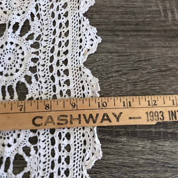 Elegant Hand Crocheted Vintage Doily Set - Picture 6 of 13